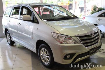 Toyota Innova phiên bản facelift thứ 3 thuộc đời xe đầu tiên ra mắt vào tháng 03/2015