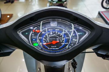 Mặt đồng hồ của Honda Wave Alpha 2024 được trang bị đầy đủ các thông số vận hành