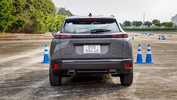Đuôi xe Peugeot 2008 2025 có ít sự thay đổi khi tiếp tục duy trì cấu trúc hài hòa từ phiên bản tiền nhiệm