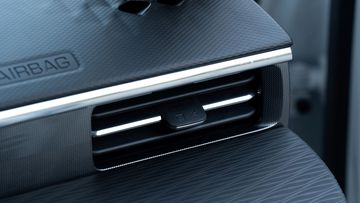 các hốc gió điều hòa Haval Jolion 2025 cũng được thiết kế thực dụng với các nan đảo gió 4 chiều