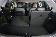 Hàng ghế thứ 2 trên KIA Morning 2021 có thể gập phẳng