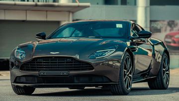Vừa thông quan, chiếc DB11 V8 màu độc Kopi Bronze đã được đặt hàng