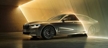 BMW Series 7 được xem là chuẩn mực của xe hạng sang