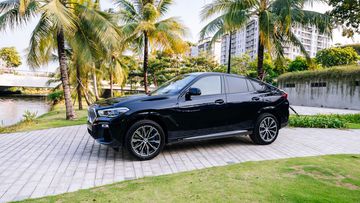 BMW X6 2023 có thay đổi mạnh mẽ trong thiết kế những đường gân dập nổi