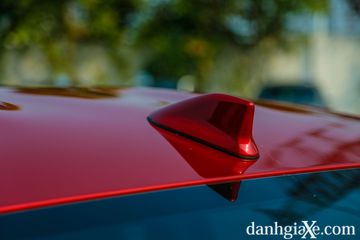 Ăng ten vây cá trên Toyota Vios vừa hiện đại, vừa gọn gàng