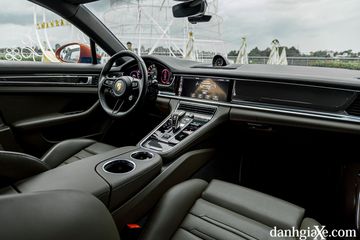 Porsche Panamera 2023 vẫn thiết kế khá đầy đủ không gian chứa đồ