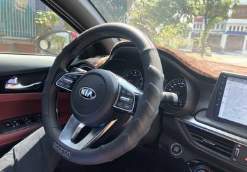 Bọc vô lăng giúp bảo vệ bề mặt tay lái tránh bị sờn, mòn hay có mùi hôi