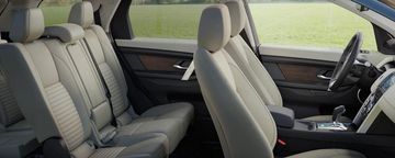 Ghế ngồi trên xe Discovery 7 chỗ được bọc da cao cấp với các tính năng tiện ích