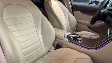 Nội thất được bọc da cao cấp