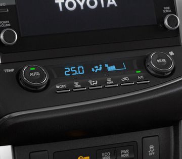 Danh gia so bo xe Toyota Innova 2021