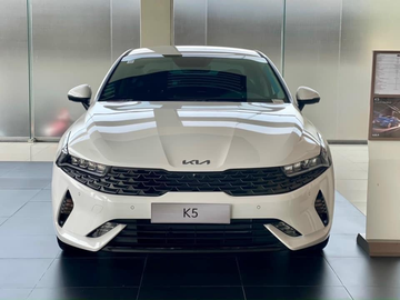 KIA K5 mang phong cách thể thao