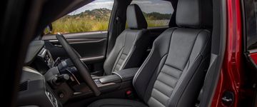 Ghế ngồi bọc da cao cấp với nhiều tính năng hỗ trợ trên Lexus RX 300 F Sport 2023