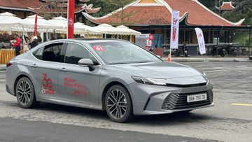 Ngôn ngữ thiết kế Toyota Camry 2025 đã có những thay đổi rõ rệt trên thế hệ 9 hoàn toàn mới