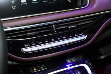 GAC M6 Pro 2025 c&ograve;n trang bị hệ thống điều h&ograve;a tự động 2 v&ugrave;ng độc lập c&oacute; c&aacute;c t&iacute;nh năng cao cấp