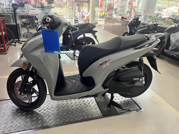 Honda SH 350i 2024 sở hữu ngoại hình khoẻ khoắn, vạm vỡ