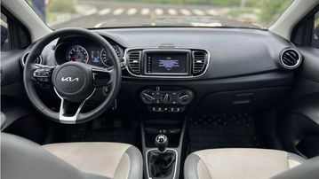 Thiết kế khoang lái tinh giản nhằm tập trung vào tính thực dụng