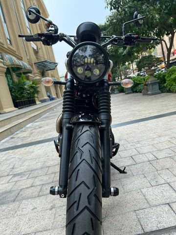 Hệ thống đèn pha trước mang hơi hướng cổ điển 