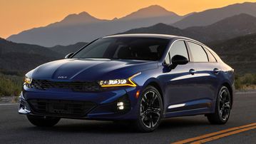 KIA K5 2022 có dáng vẻ trẻ trung và các nét thiết kế tinh tế