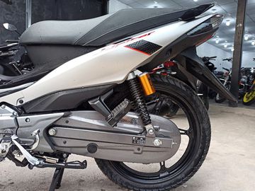 Yamaha Jupiter 2024 cưỡi trên bộ mâm đúc 5 chấu kép có kích thước 17 inch