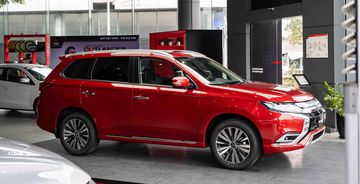 Mitsubishi Outlander là cái tên đáng chú ý trong phân khúc xe SUV 7 chỗ