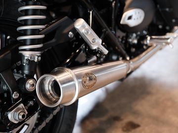 Triumph Speed Twin 900 2023 được trang bị hệ thống treo trước dạng ống lồng