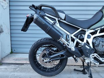 Thiết kế cao yên xe chỉ từ 850-870mm có thể dễ dàng điều chỉnh độ cao