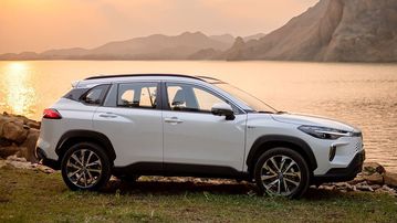 Toyota Corolla Cross 2024 tiếp tục sử dụng la-zăng 5 chấu 18 inch từ phiên bản tiền nhiệm