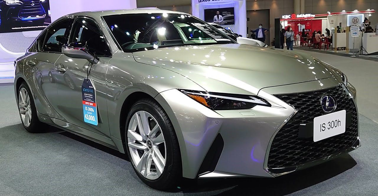 Lexus IS300h 2024 Giá lăn bánh và khuyến mãi T10/2024