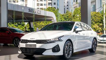 KIA K5 gây ấn tượng với phần ngoại thất hiện đại
