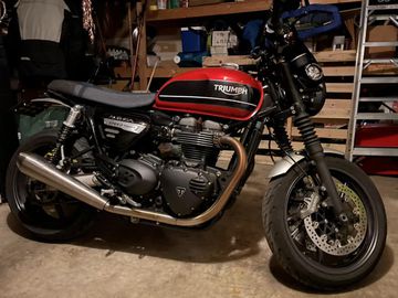 Triumph Speed Twin 1200 2023 sở hữu thân hình nhỏ gọn nhưng không hề kém độ “chiến”