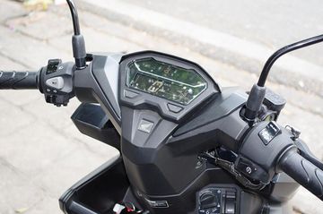 Honda Vario 125 2024 được trang bị mặt đồng hồ LCD hiện đại