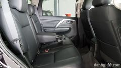 Hàng ghế thứ hai trên xe Mitsubishi Pajero Sport