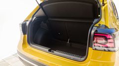 Dung tích khoang hành lý tiêu chuẩn 385 lít