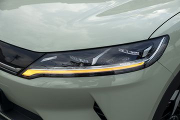 Đèn pha Full-LED trên BYD ATTO 2 cho hiệu quả chiếu sáng tốt và thiết kế thanh mảnh