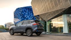 Thân xe khá hiện đại của Toyota Corolla Cross 1.8HV