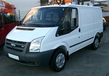 Transit thế hệ thứ 7 có thiết kế thanh thoát hơn