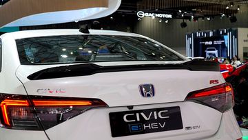 Honda Civic 2025 phiên bản RS tiếp tục trang bị đuôi gió dạng lip thêm phần thể thao năng động