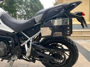 Thiết kế yên rộng mang tới sự thoải mái tối đa cho người lái