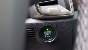 Chìa khóa thông minh và nút bấm khởi động chỉ hiện diện trên hai phiên bản XLT và Wildtrak