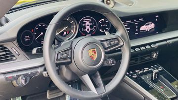 Vô lăng 3 chấu bọc da Nappa