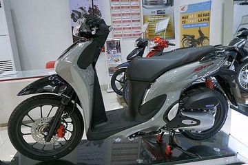 Sàn để chân SH Mode 2024 rộng hơn, thoải mái hơn