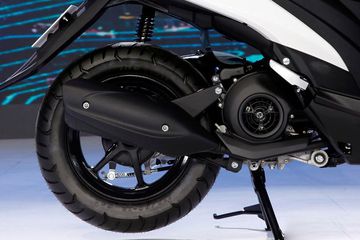 Xe cưỡi trên bộ mâm 12 inch cùng bộ lốp không săm