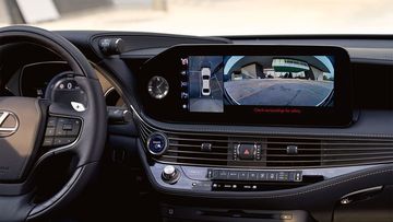 Màn hình điều khiển trên Lexus LS 500h 2024