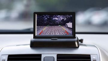 Các tính năng hỗ trợ đỗ, lùi xe là rất cần thiết khi lái xe trong thành phố