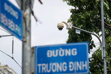 Camera AI hình tròn, có khả năng nhận diện nhiều xe vi phạm cùng lúc cũng như một xe vi phạm nhiều lỗi (Ảnh: Báo Thanh Niên)