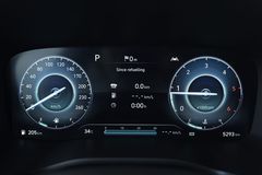 Cụm đồng hồ Hyundai Santa Fe 2021 dạng digital, kích thước 12,3 inch