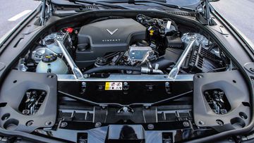 So sánh nhanh Toyota Camry 2020 và VinFast LUX A2.0 2020 34 danhgiaxe.com 1 copy 2 124910 011654