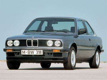 Thế hệ thứ hai của BMW 3 series được trình làng năm 1983 với hàng loạt đổi mới quan trọng