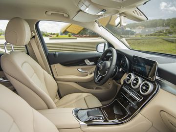 Khoang nội thất GLC 200