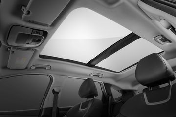 Hyundai Tucson 2025 cũng chỉ trang bị cửa sổ trời toàn cảnh Panorama cho duy nhất phiên bản Turbo